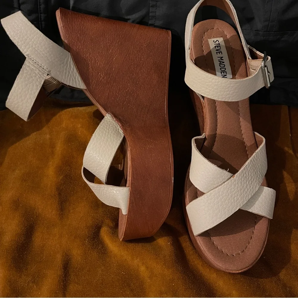 Wedge - Picture 2 of 2